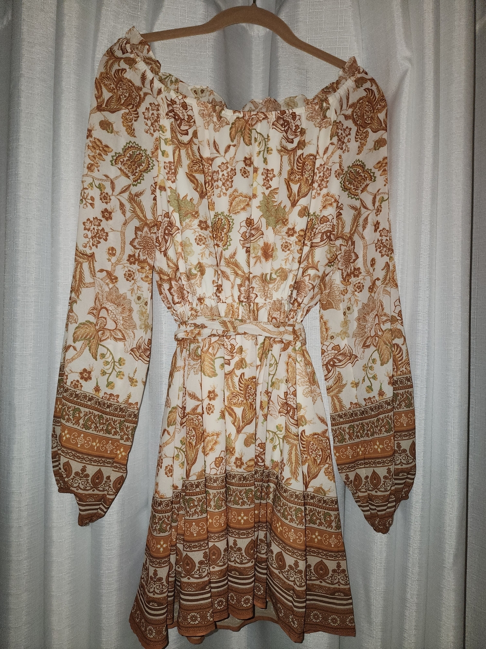 Flying Tomatoes-Boho Floral Off-Shoulder Dress in Cream and Brown